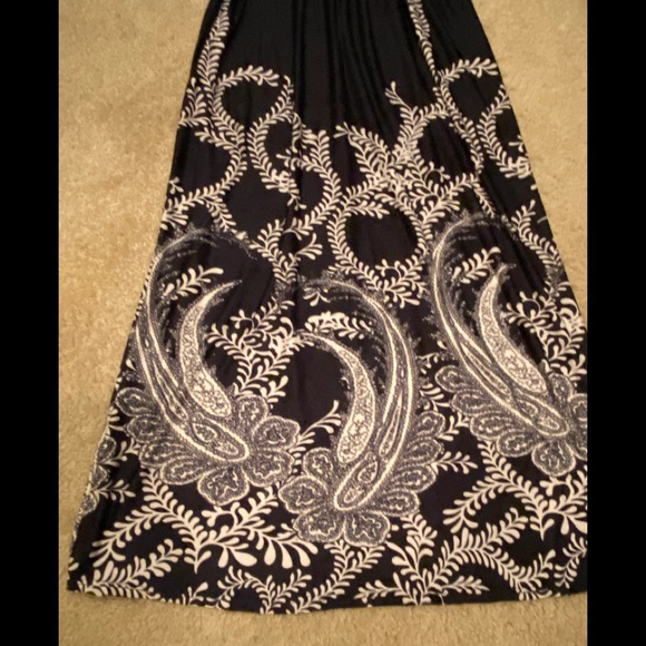 Dress - Picture 4 of 7